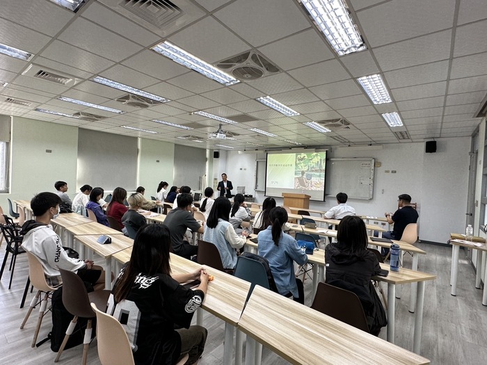 卓毅資本私募基金黃正忠經理蒞臨演講2